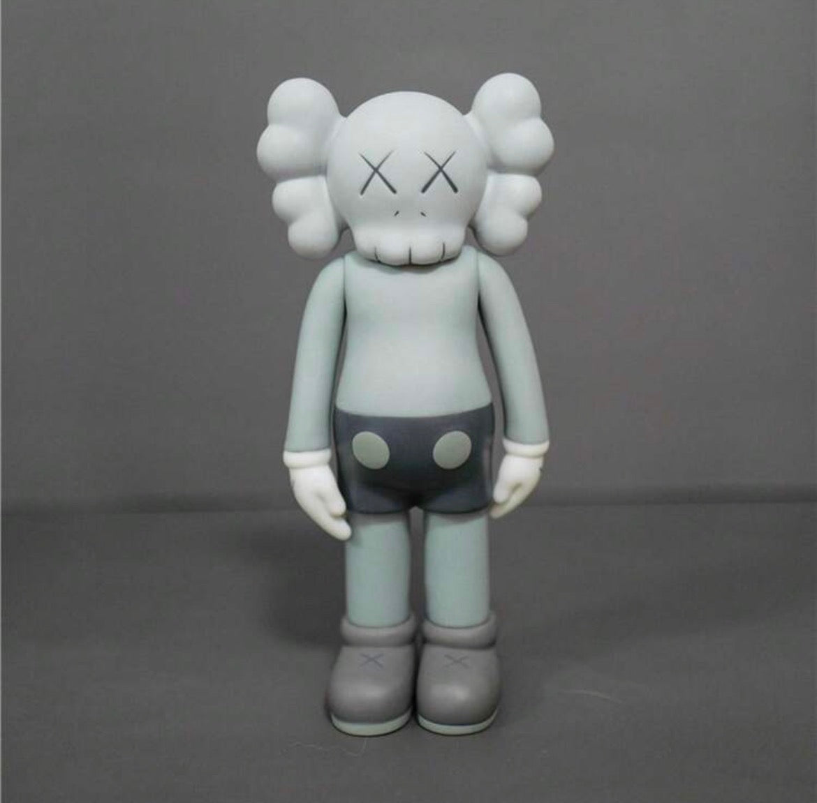 Kaws Statue