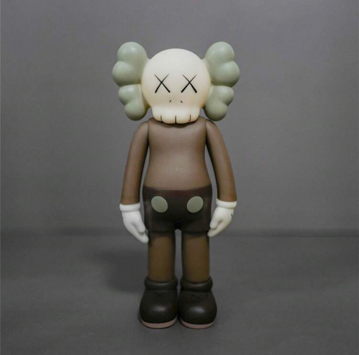 Kaws Statue