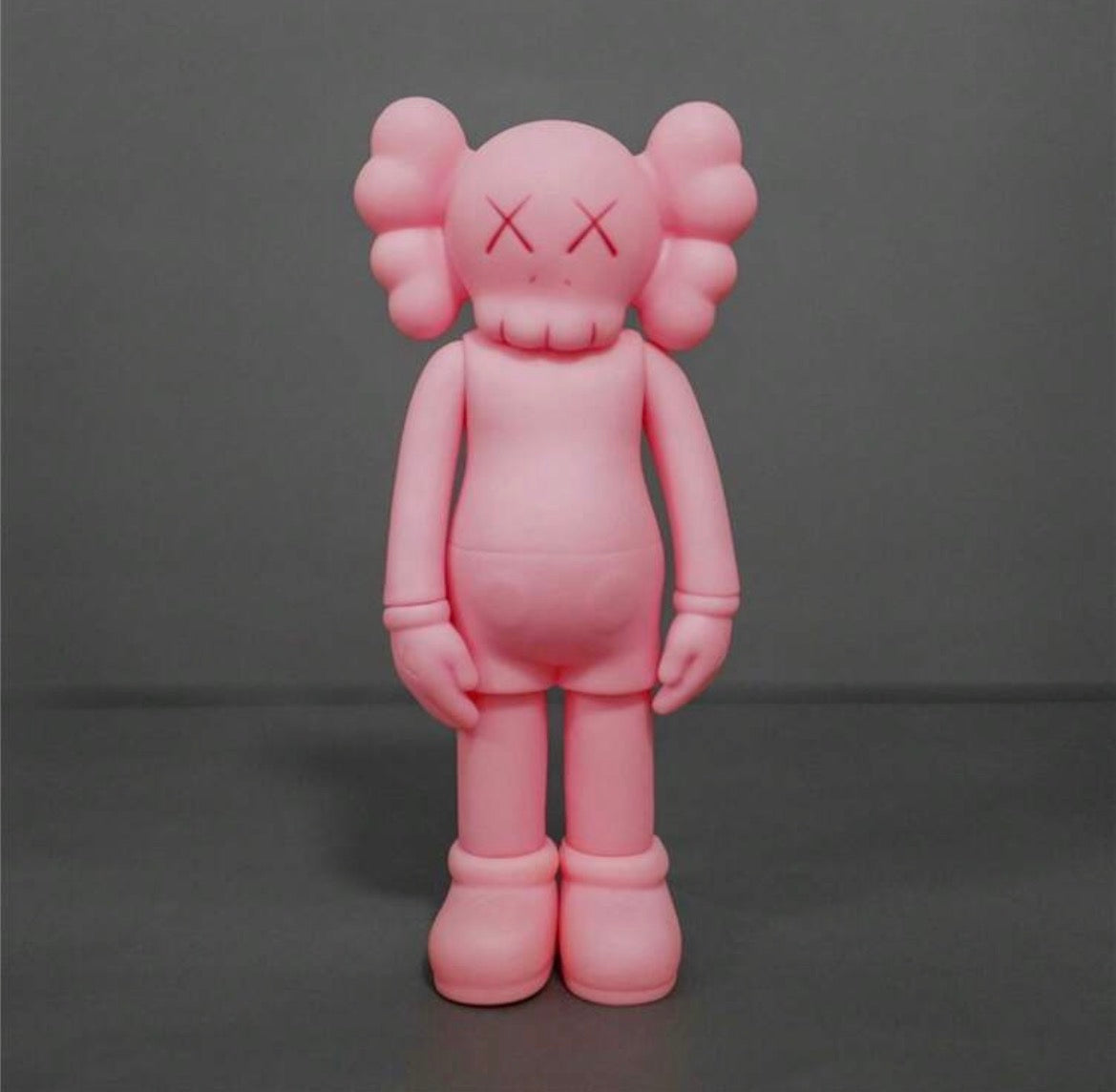 Kaws Statue
