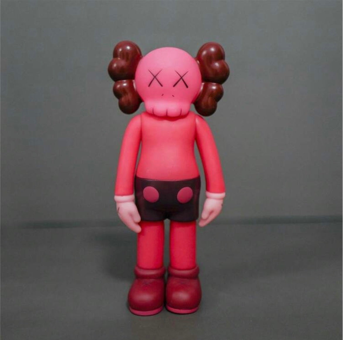 Kaws Statue