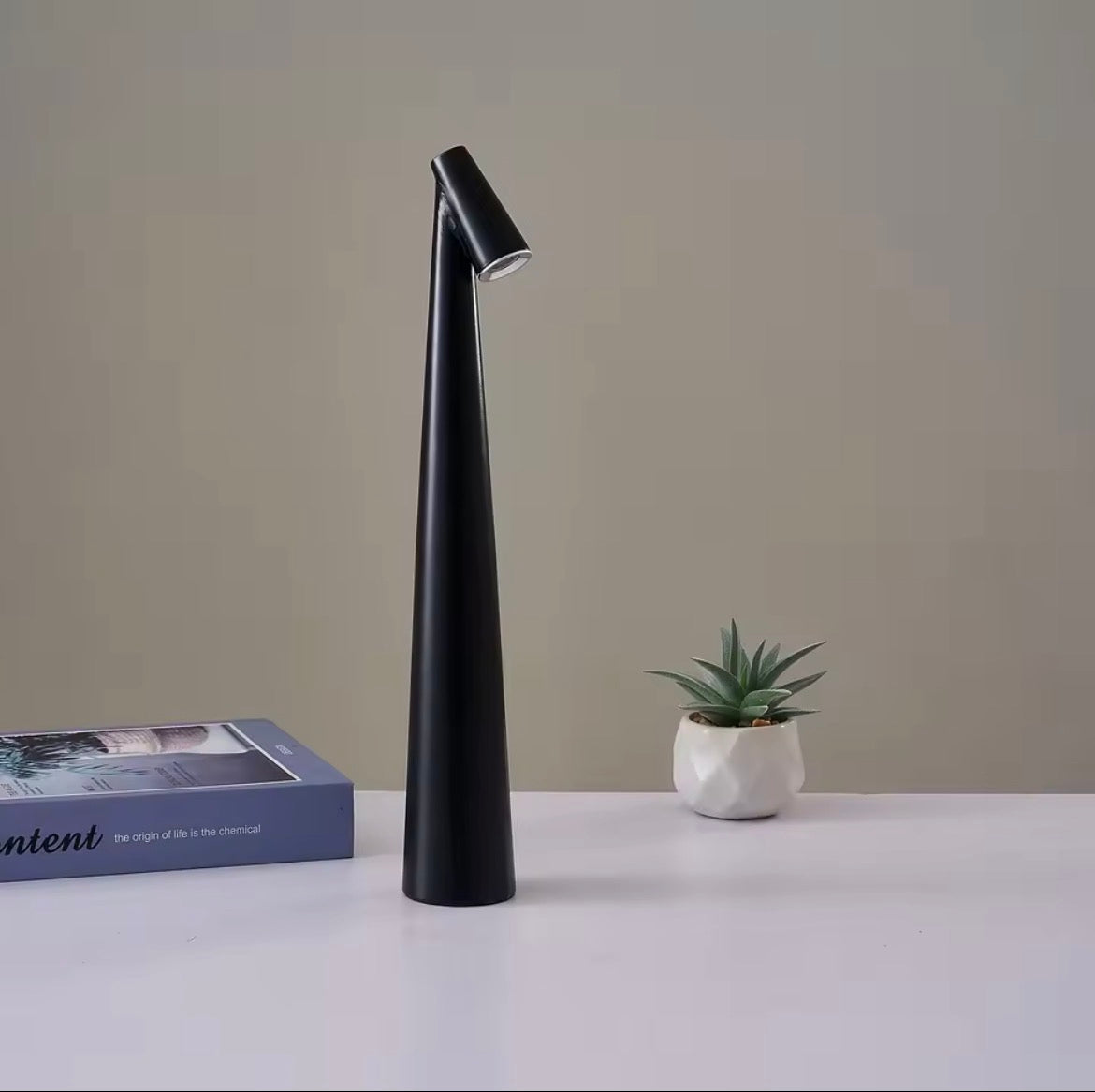 NYRWANA Table Lamp