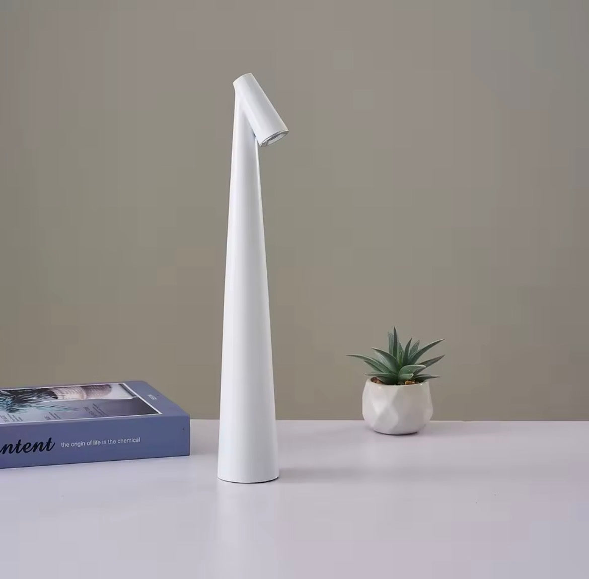 NYRWANA Table Lamp